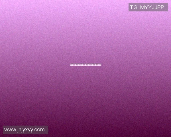 街头风采足球明星驾车街拍展现个性与魅力的瞬间